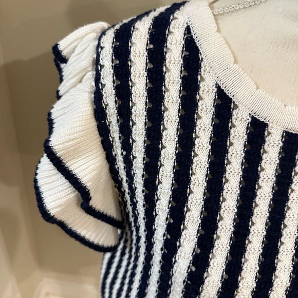 Size Medium Entro Women's Striped Ruffle Sleeve Knit Top - Picture 4 of 6